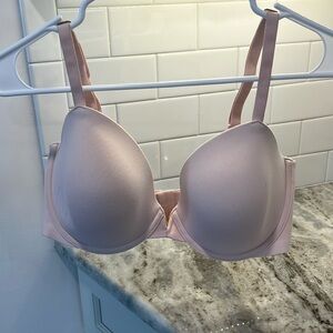 Victoria’s Secret-LOVE CLOUD
Smooth Lightly Lined Full Coverage bra